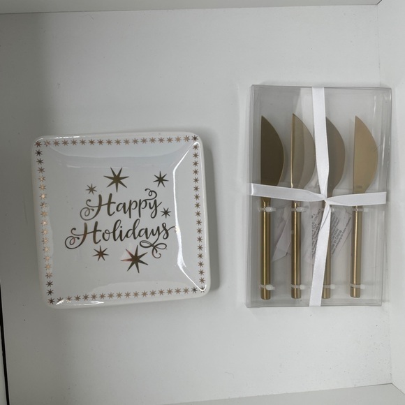Holiday 4 pack gold finish cheese spreader and Happy Holidays serving dish - Picture 6 of 6